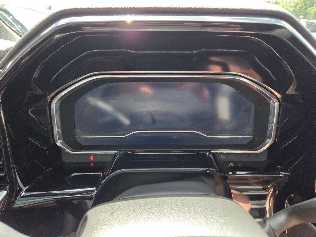 Used 2024 Chevrolet Silverado 1500 LT AWD/4WD image 33