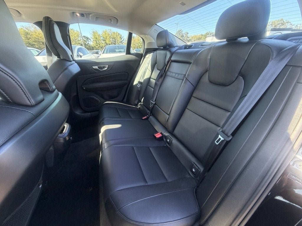 Used 2020 Volvo S60 T6 Momentum AWD/4WD image 25