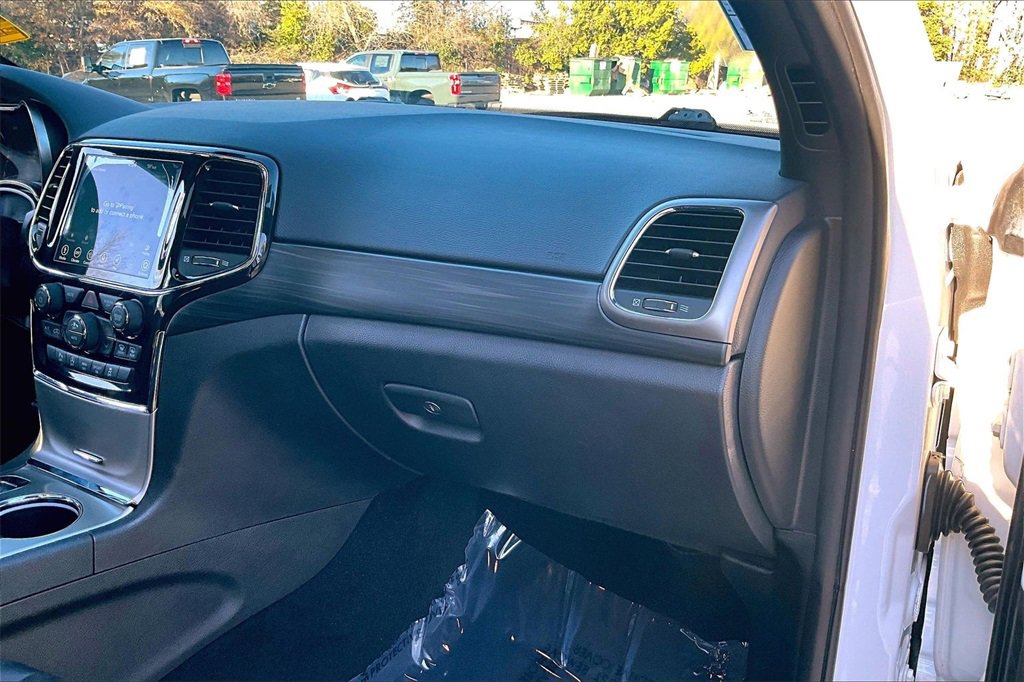 Used 2021 Jeep Grand Cherokee Laredo X image 22