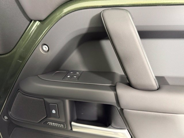 New 2026 Land Rover Defender 110 X-Dynamic SE AWD/4WD image 28