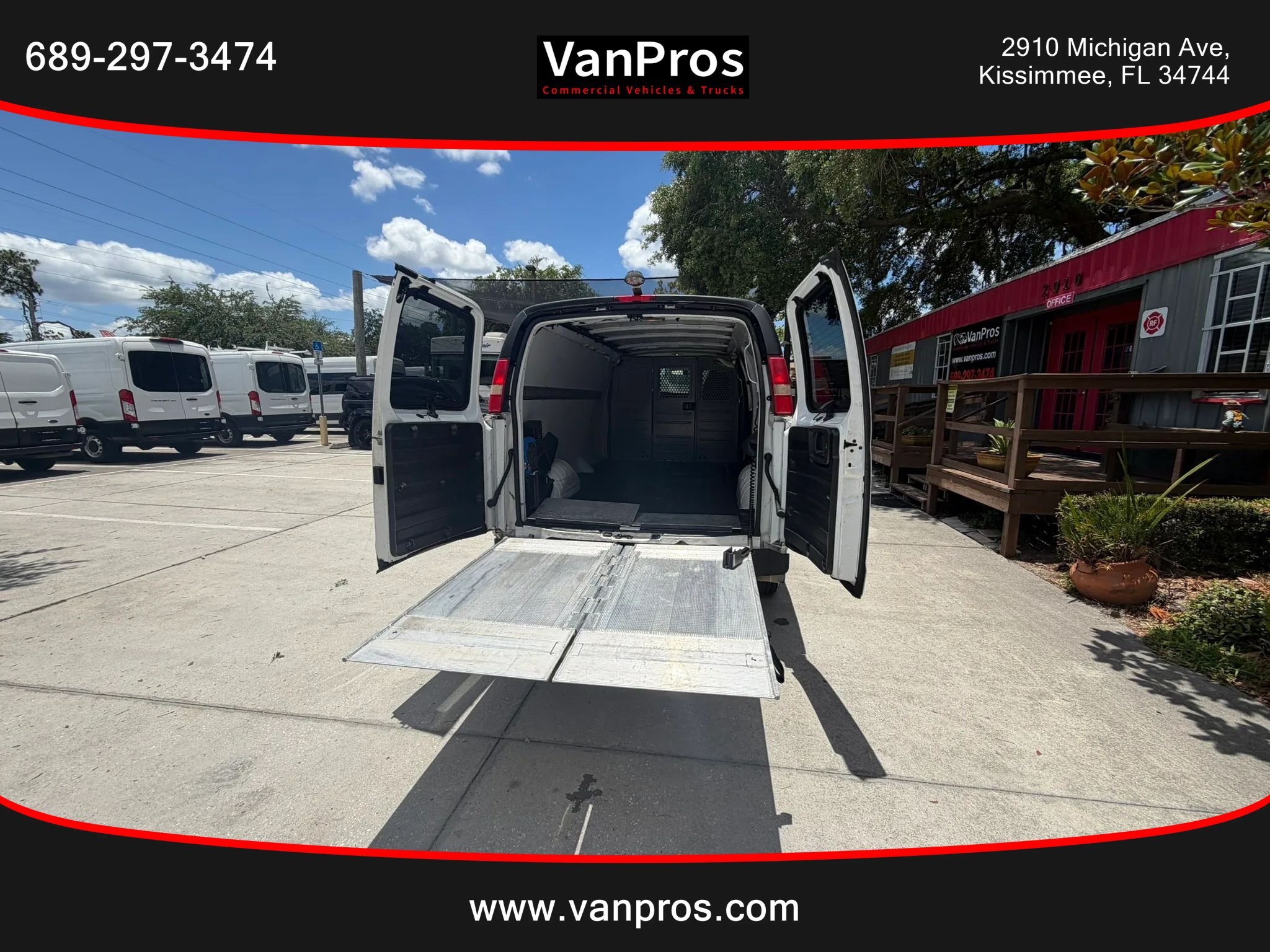Used 2013 Chevrolet Express 3500 Extended RWD image 13