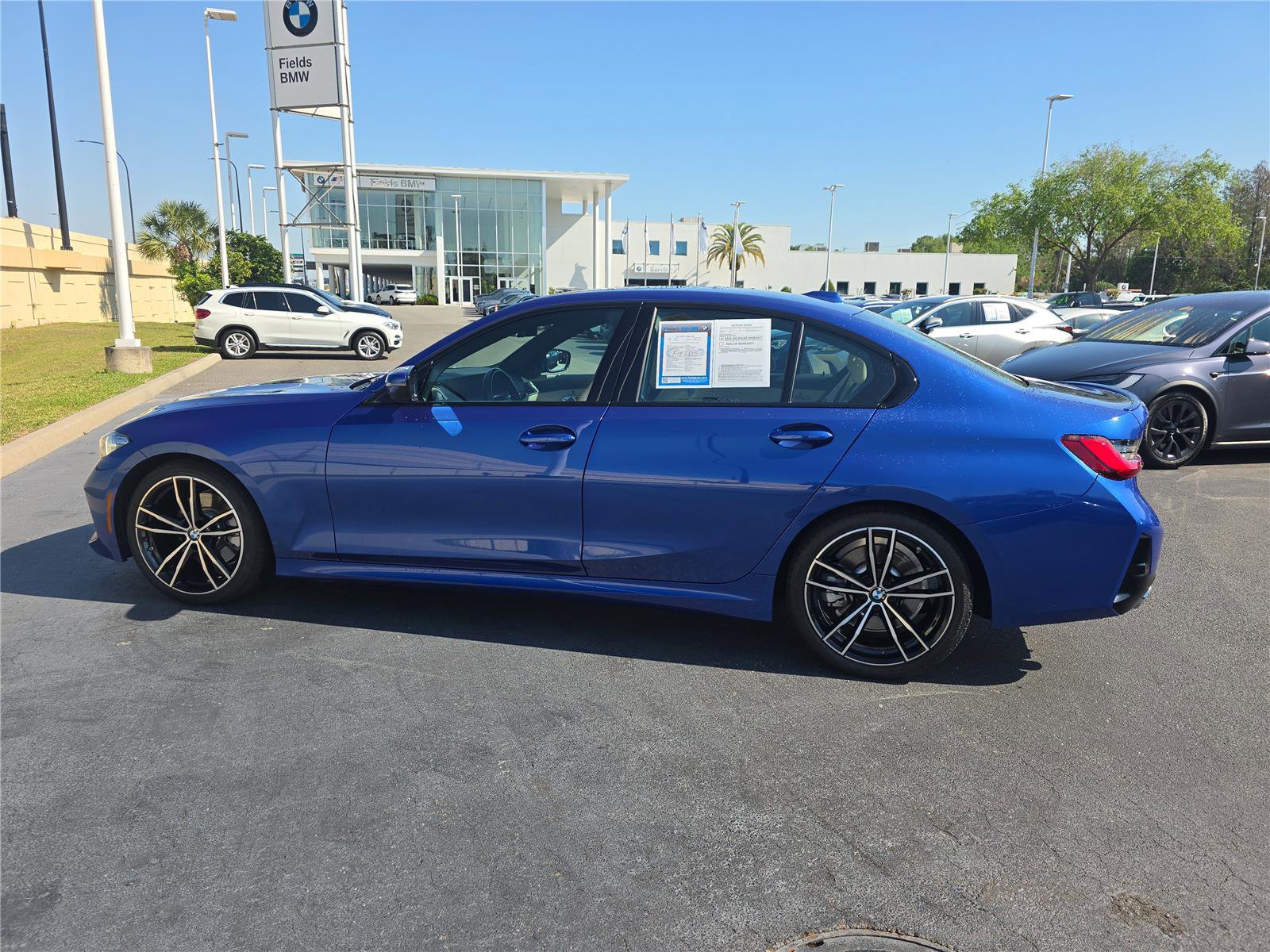 Used 2023 BMW 330i Sedan w/ M Sport Package RWD image 5