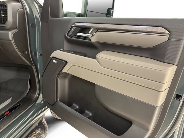 Certified 2025 Chevrolet Silverado 2500 ZR2 w/ Technology Package AWD/4WD image 15