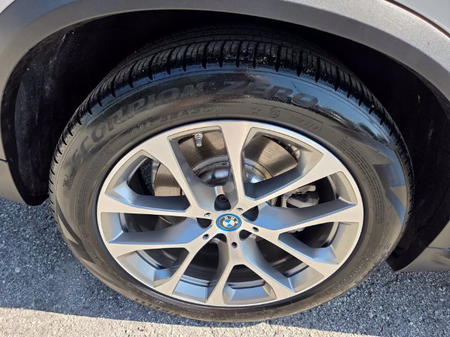 Used 2025 BMW X5 xDrive50e AWD/4WD image 22