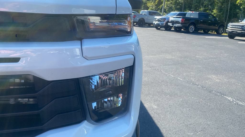 Used 2024 Chevrolet Silverado 2500 Custom w/ Custom Value Package AWD/4WD image 9