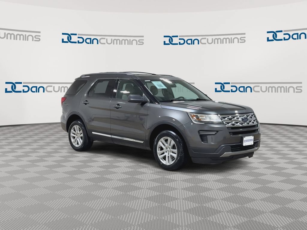 Used 2019 Ford Explorer XLT AWD/4WD image 2