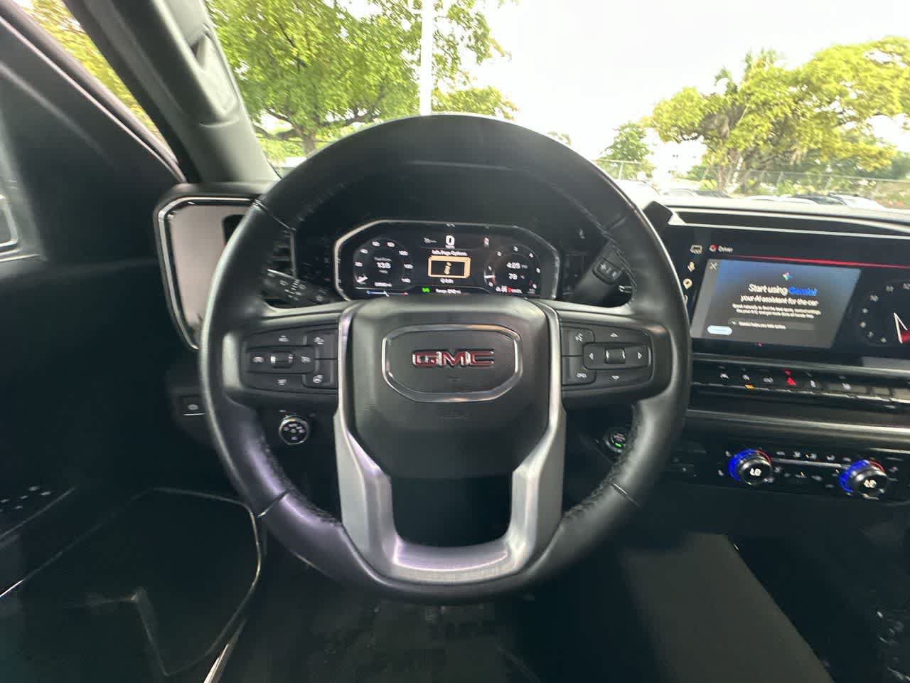 Used 2025 GMC Sierra 1500 SLT AWD/4WD image 15