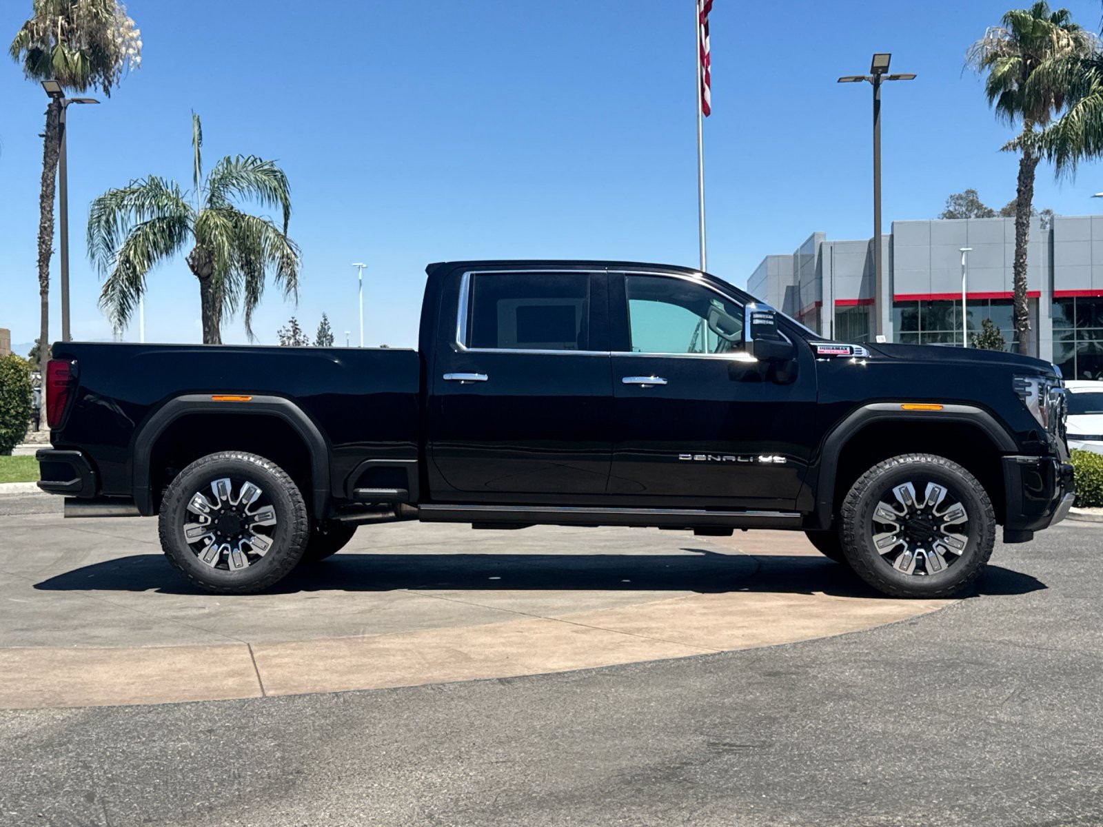 New 2026 GMC Sierra 3500 Denali w/ Denali Reserve Package AWD/4WD image 3