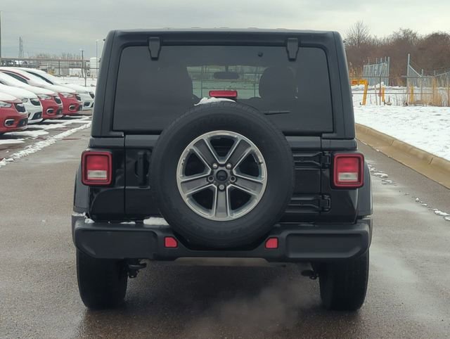 Used 2021 Jeep Wrangler Unlimited Sahara w/ Cold Weather Group image 4