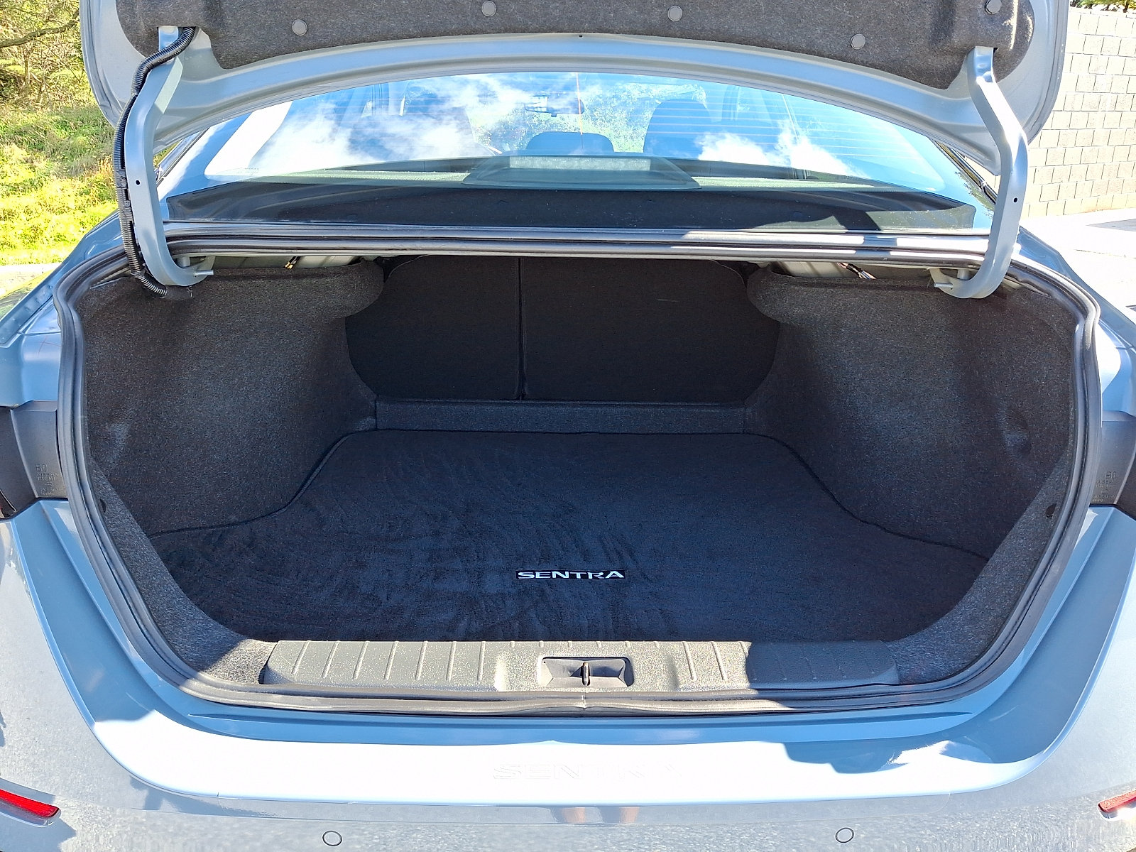 Certified 2024 Nissan Sentra SR FWD image 28