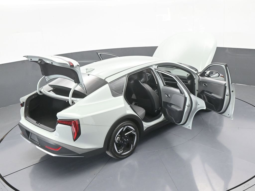 Used 2025 Kia K4 EX image 68