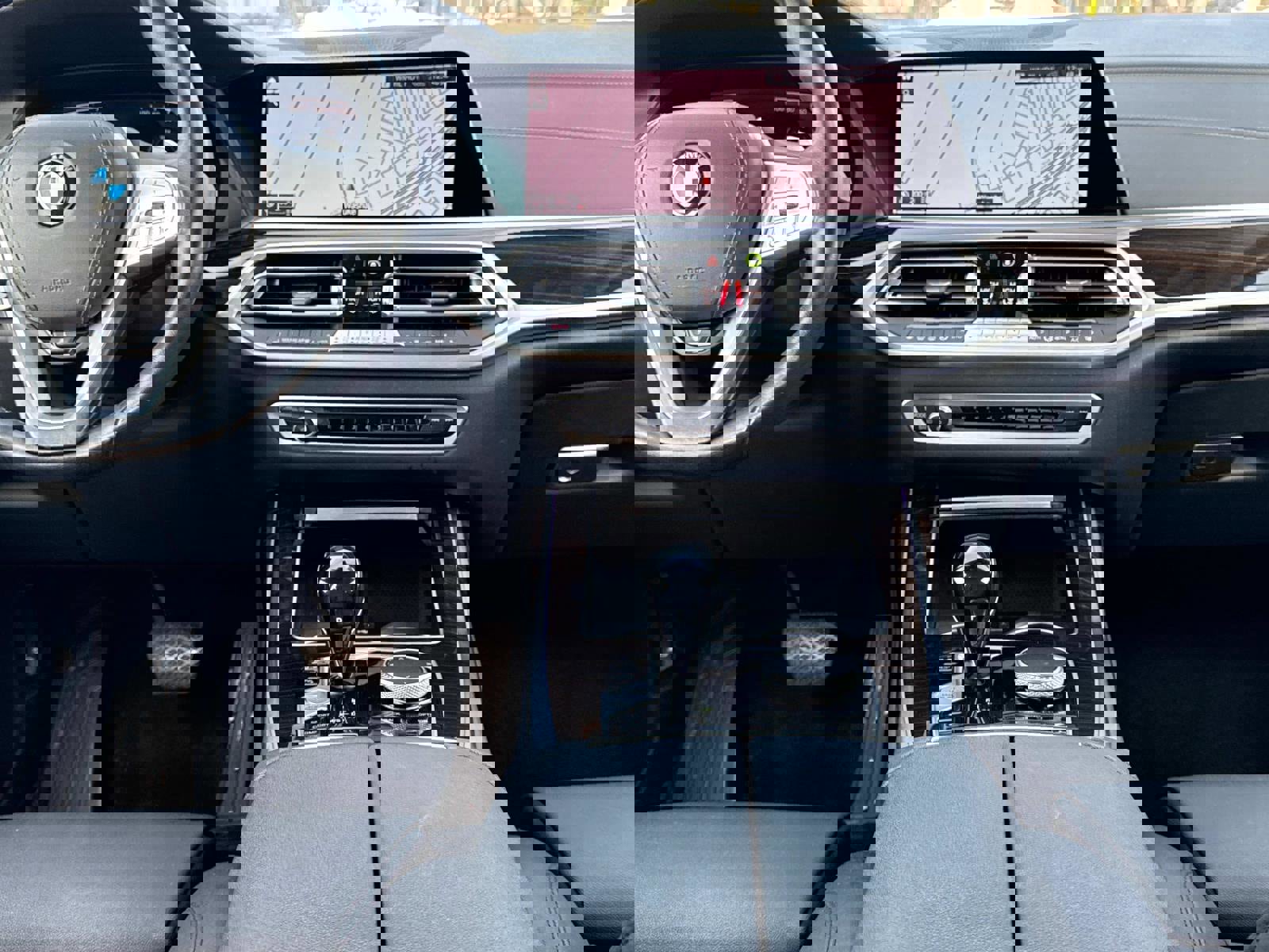 Used 2021 BMW X7 xDrive40i w/ Cold Weather Package image 15