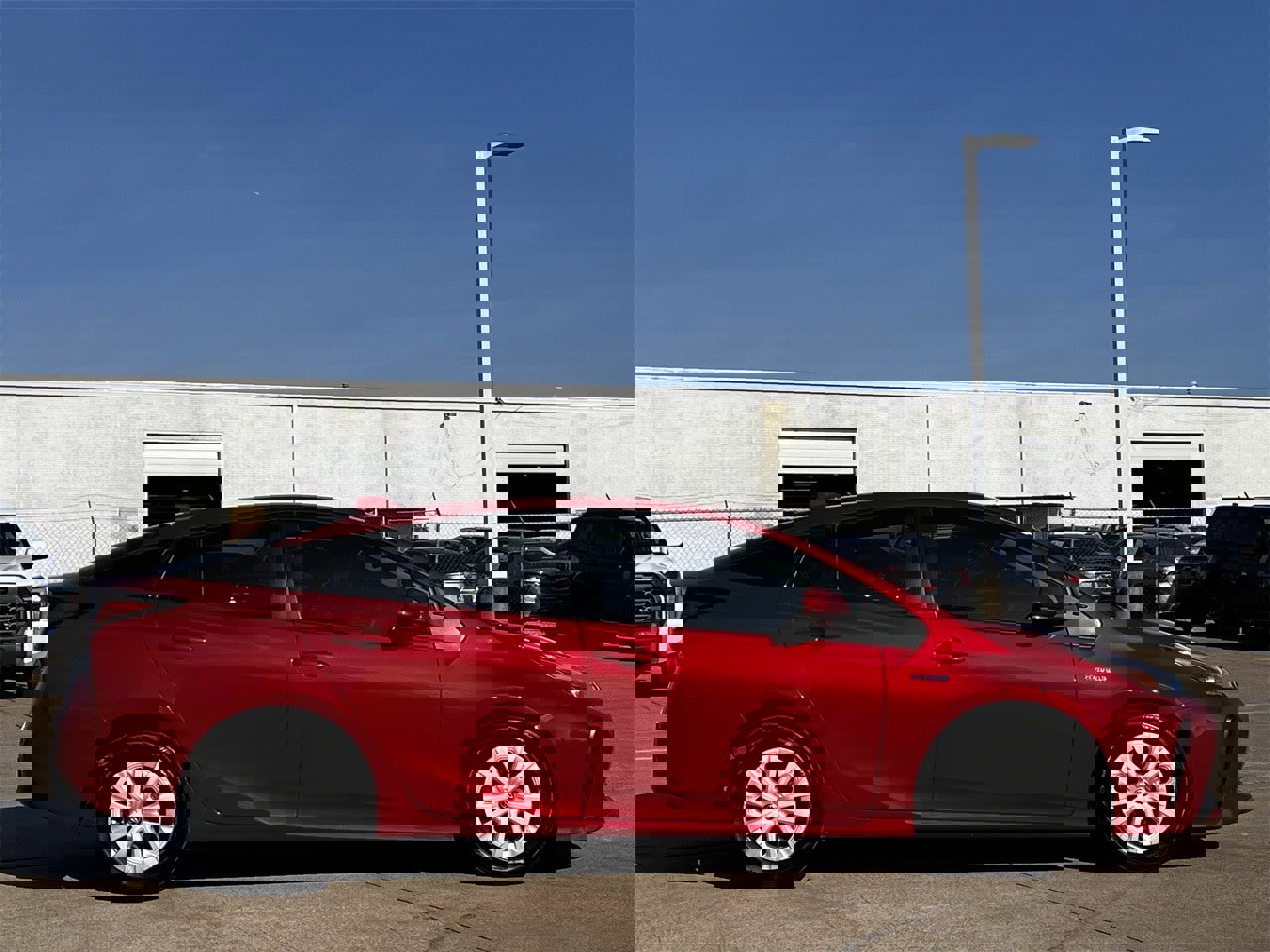 Used 2022 Toyota Prius L Eco image 3