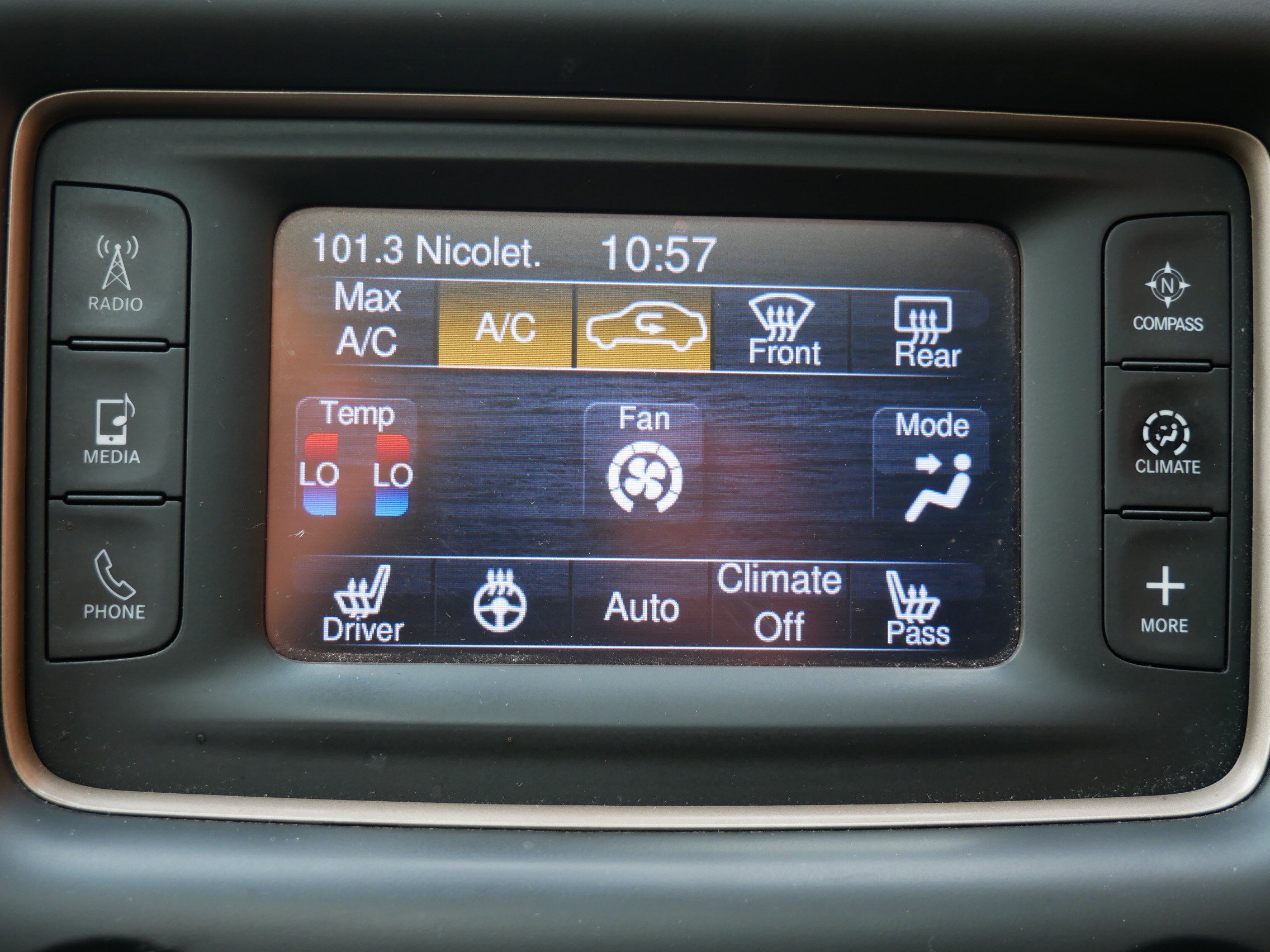 Used 2014 Jeep Grand Cherokee Laredo w/ Security & Convenience Group AWD/4WD image 18