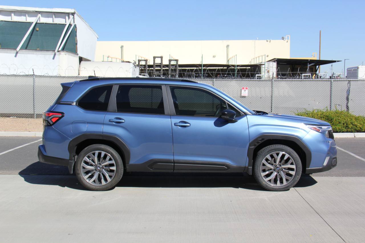 Used 2025 Subaru Forester Touring AWD/4WD image 4