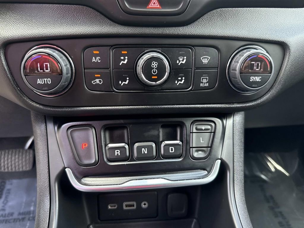 Used 2021 GMC Terrain SLE w/ Driver Convenience Package FWD image 32