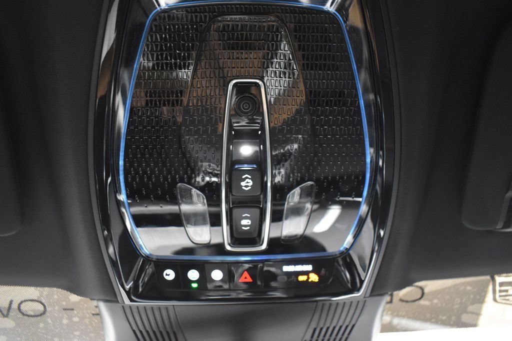 Certified 2026 Cadillac Vistiq Luxury w/ LPO, Floor Liner Package AWD/4WD image 22