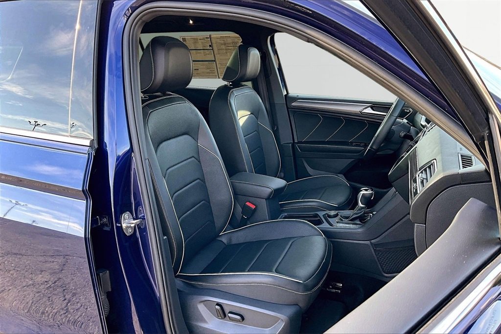 Used 2022 Volkswagen Tiguan SEL R-Line image 7