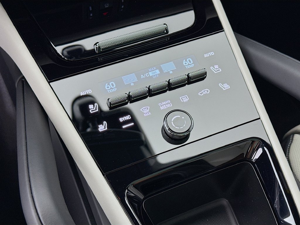 New 2026 Porsche Cayenne Coupe AWD/4WD image 24