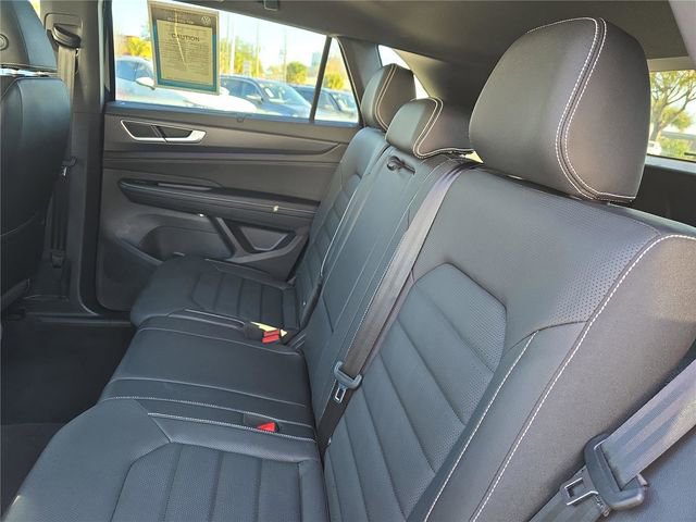 Used 2025 Volkswagen Atlas Cross Sport SEL image 13