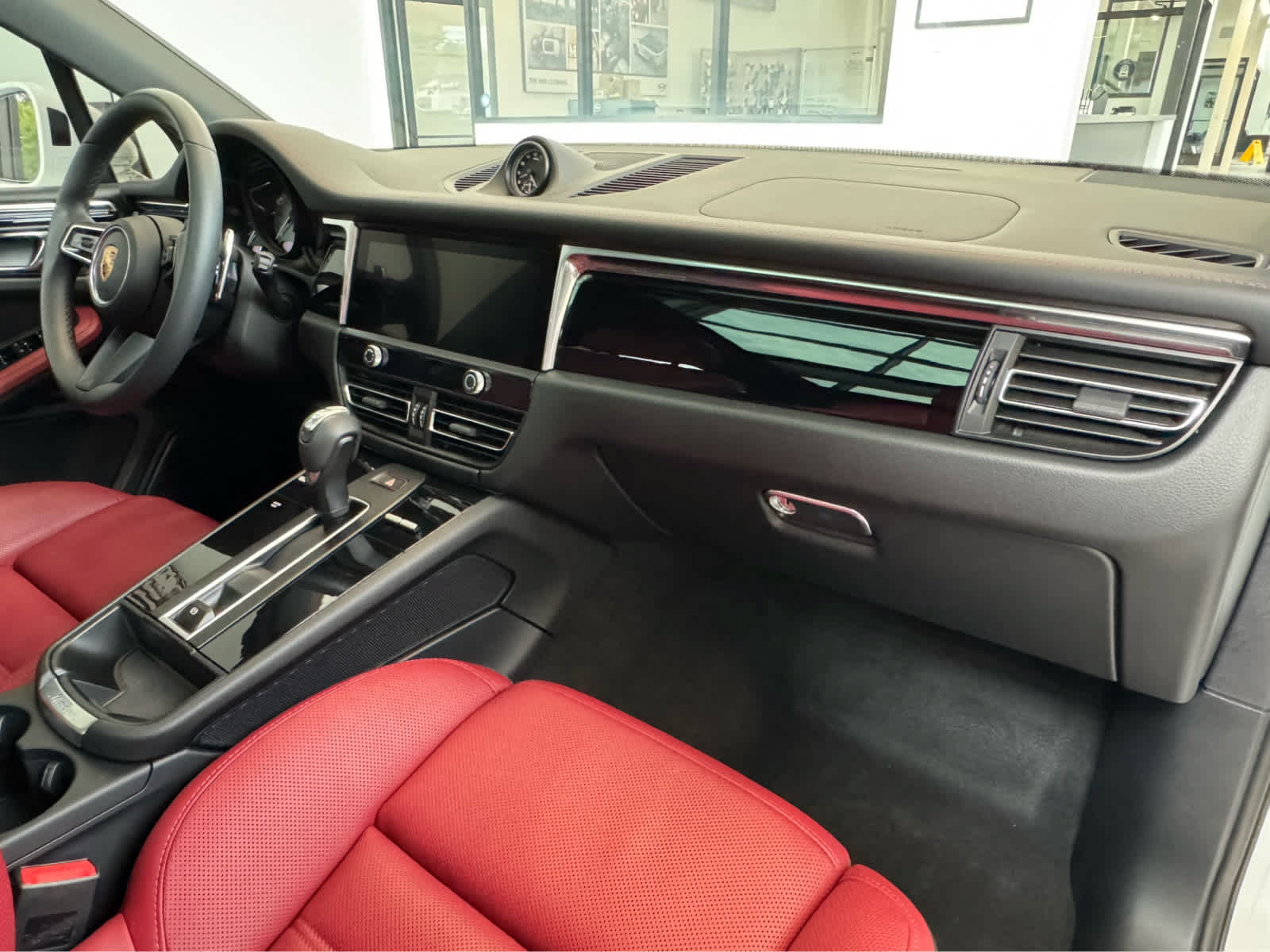 Used 2026 Porsche Macan S AWD/4WD image 13