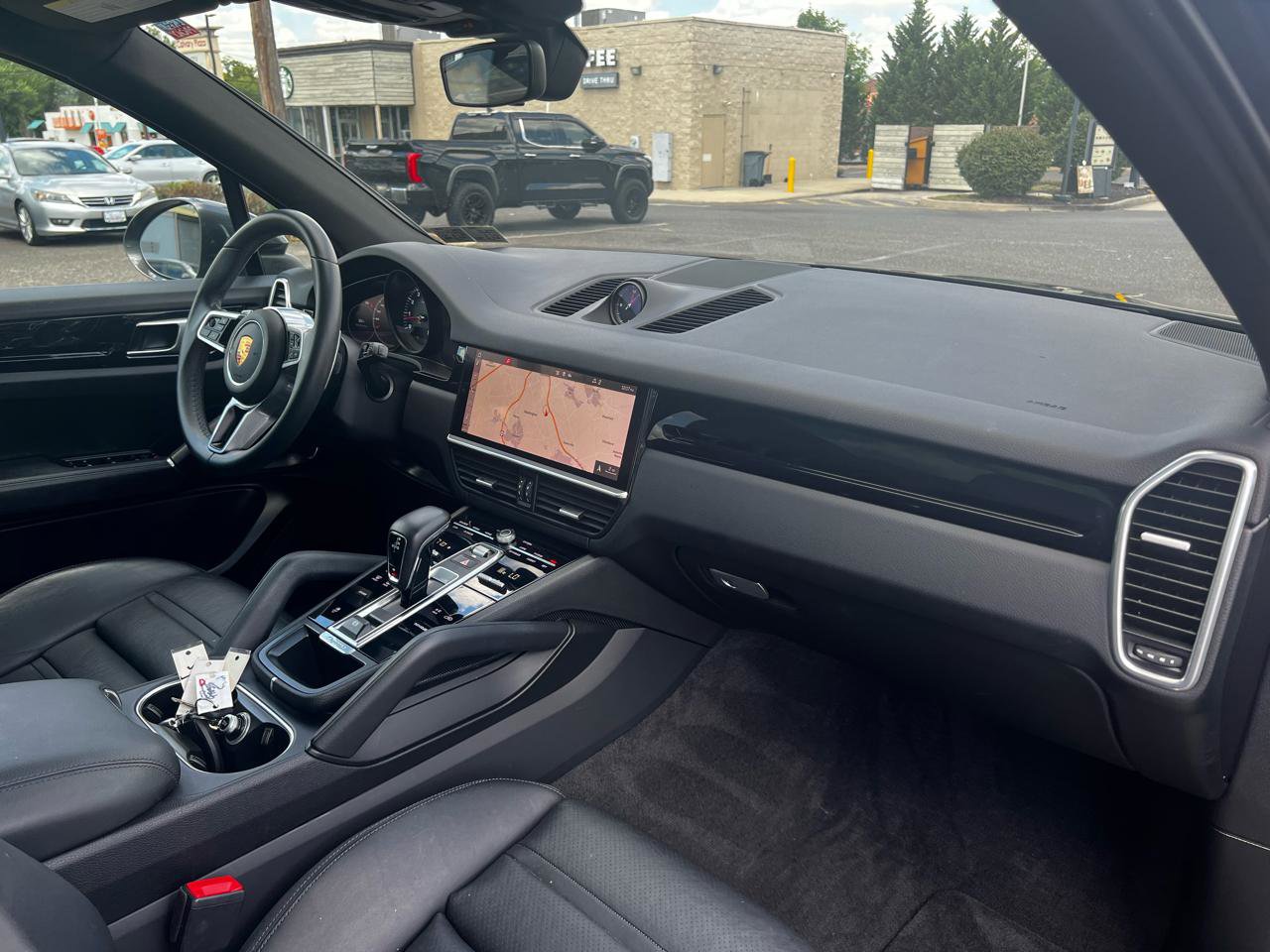 Used 2021 Porsche Cayenne AWD/4WD image 24