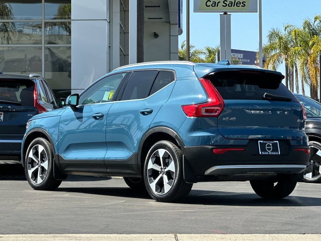 Certified 2023 Volvo XC40 B5 Ultimate w/ Protection Package Premier AWD/4WD image 3