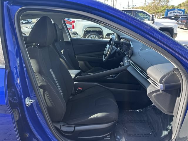 Used 2025 Hyundai Elantra SEL FWD image 29