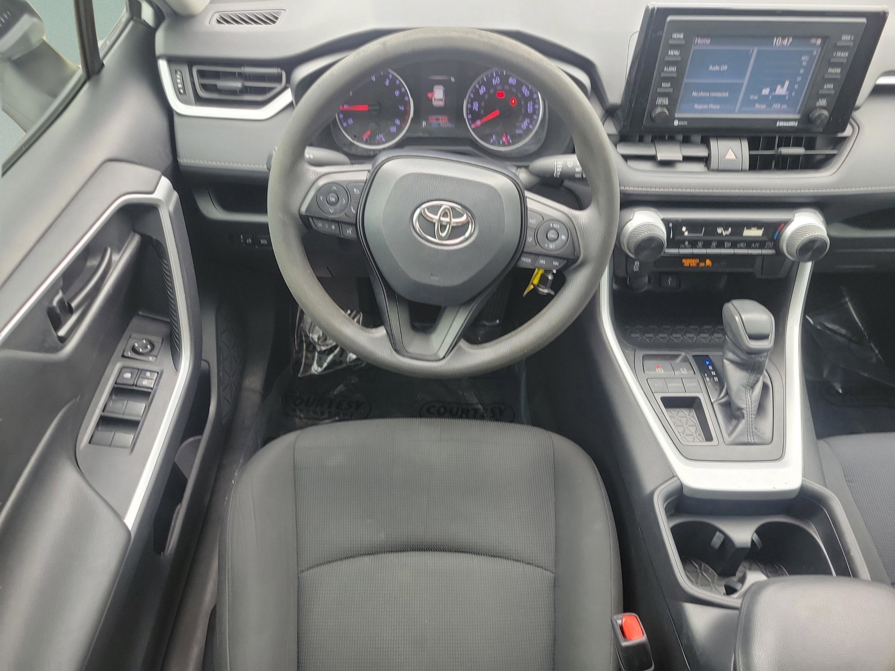 Used 2020 Toyota RAV4 LE image 14