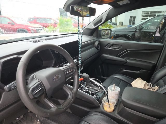 Used 2024 Chevrolet Colorado Trail Boss w/ Technology Package AWD/4WD image 42
