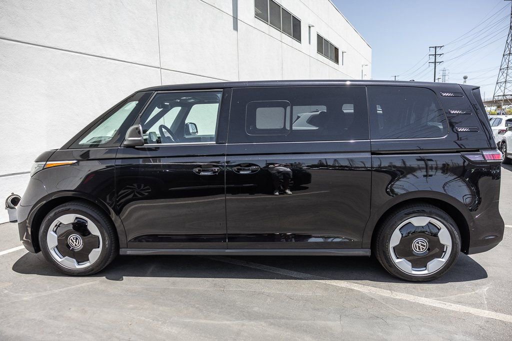 New 2025 Volkswagen ID. Buzz Pro S RWD image 3