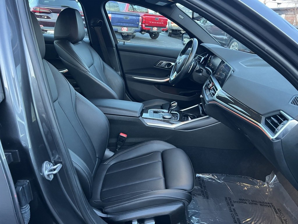 Used 2022 BMW 330i xDrive Sedan w/ Driving Assistance Package image 42
