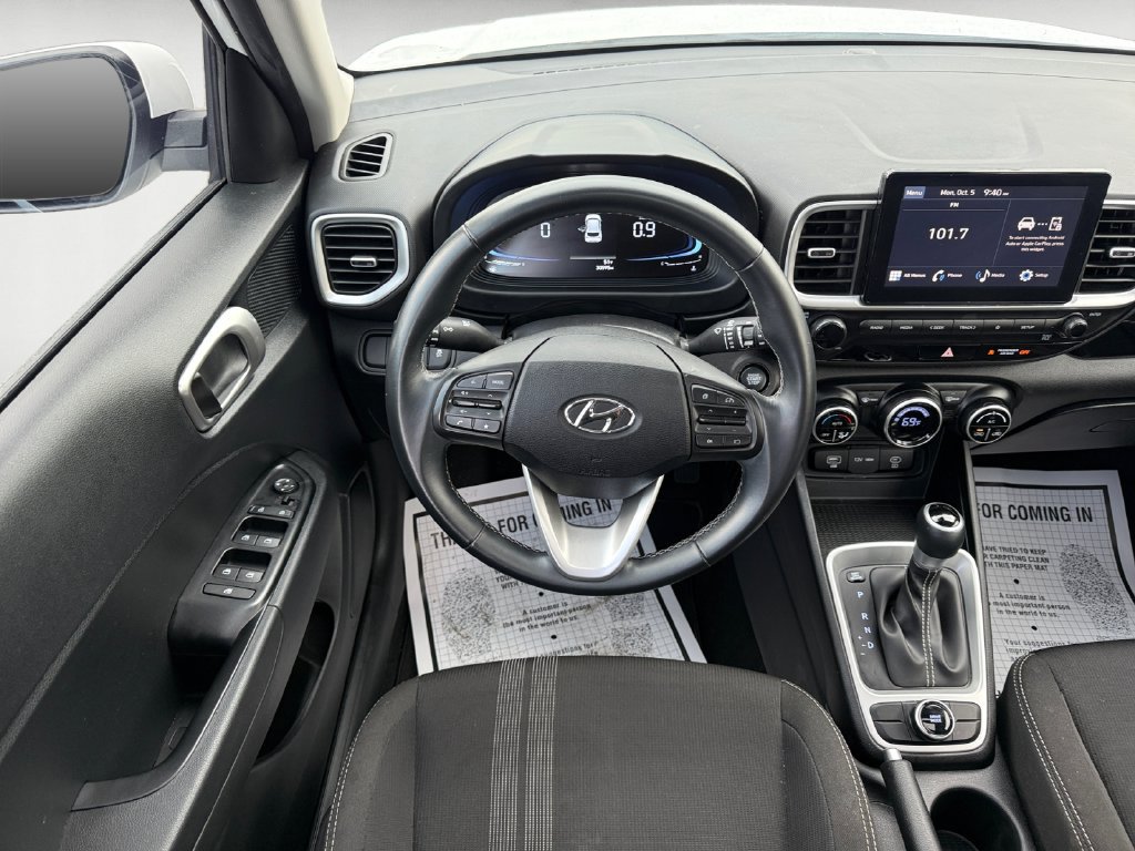 Used 2024 Hyundai Venue SEL FWD image 12