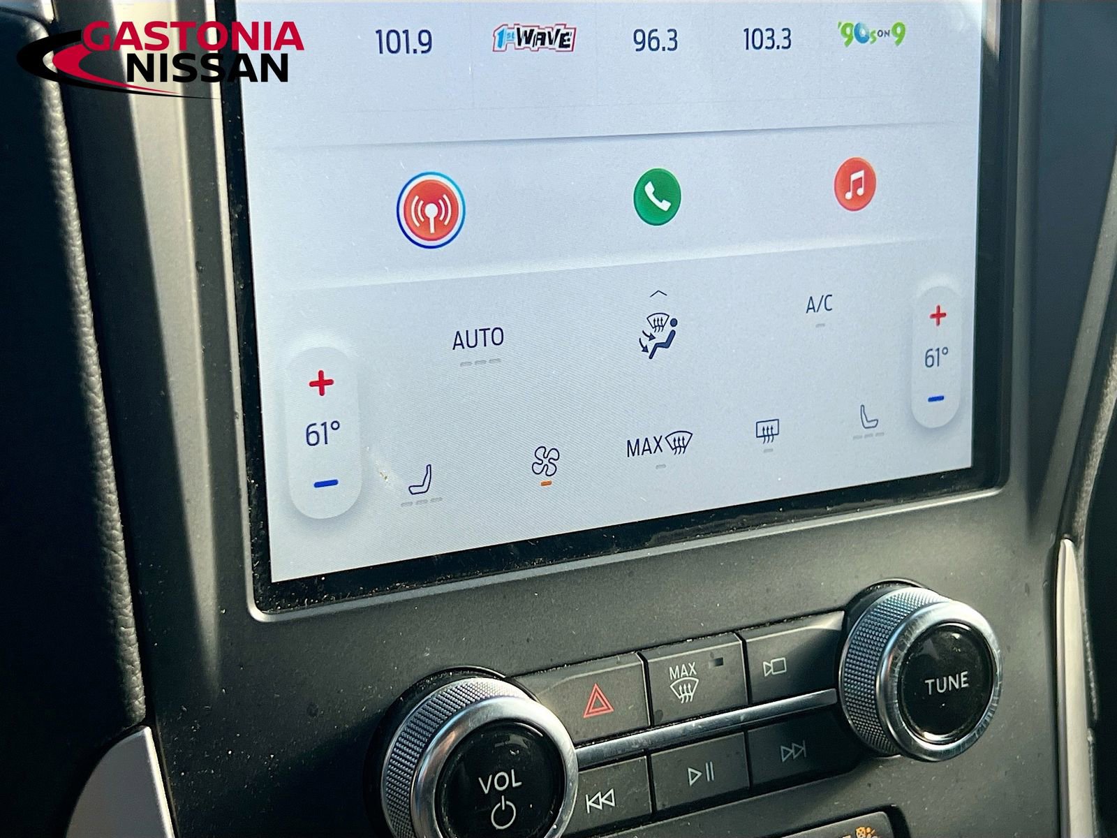 Used 2024 Ford Edge SEL image 18