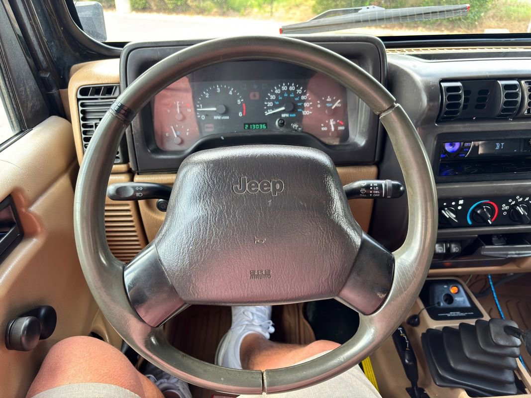 Used 2000 Jeep Wrangler Sahara AWD/4WD image 25