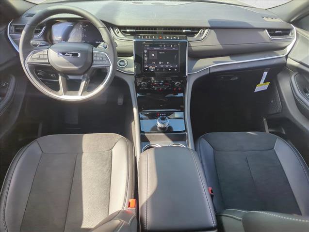 New 2025 Jeep Grand Cherokee Altitude image 13