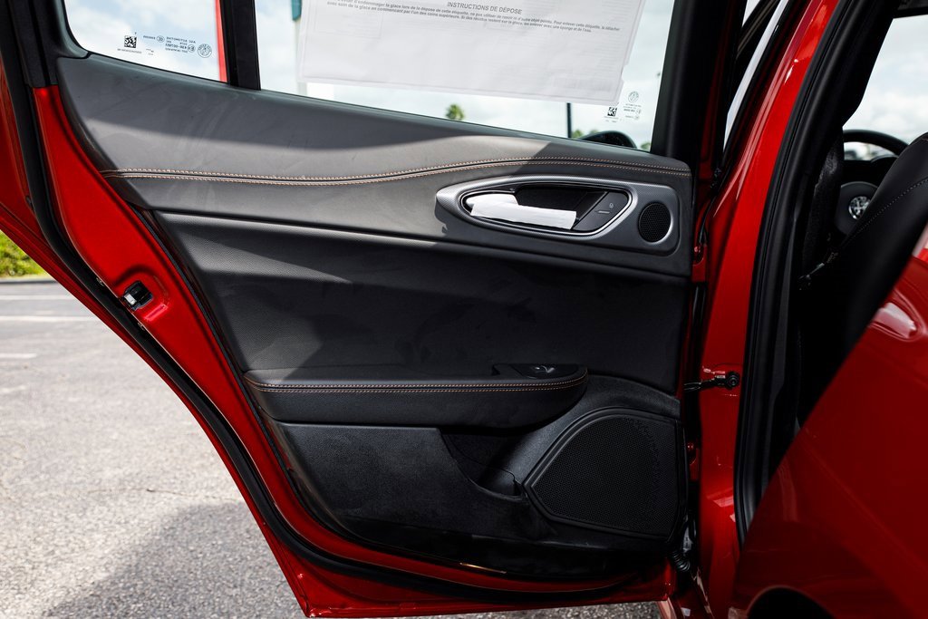 New 2025 Alfa Romeo Giulia AWD w/ Driving Assist Package image 27