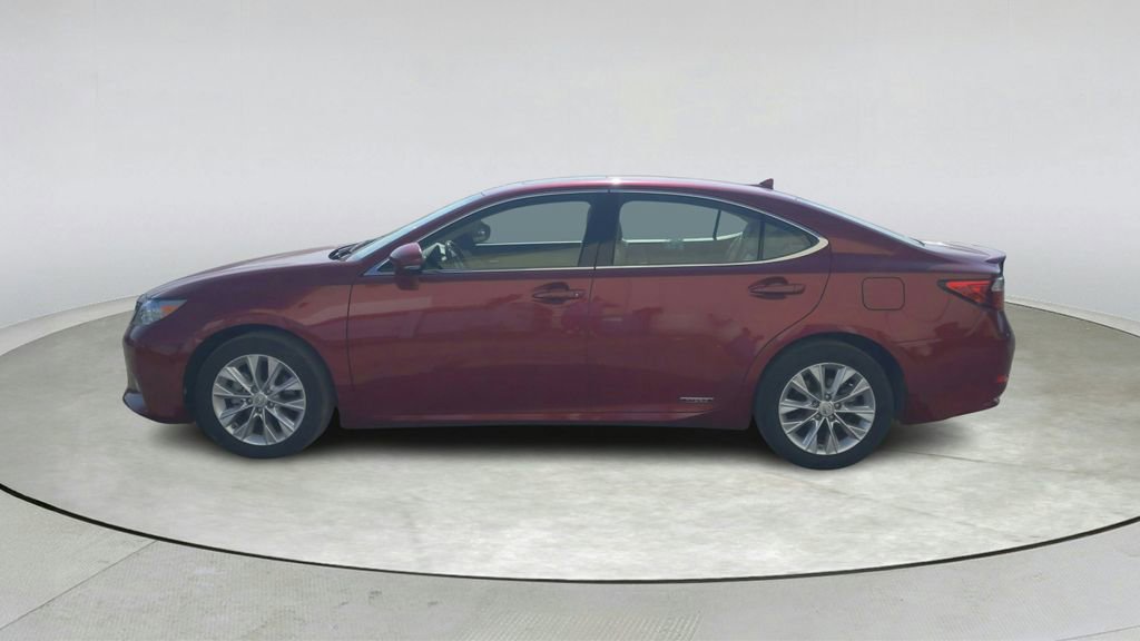 Used 2013 Lexus ES 300h w/ Luxury Pkg image 4