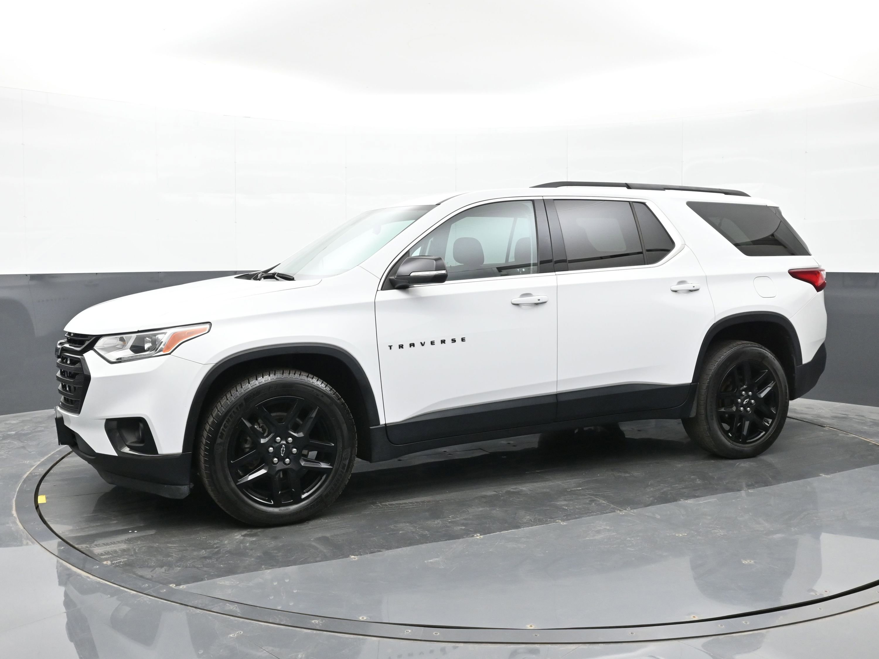 Used 2021 Chevrolet Traverse LT w/ LPO, Blackout Package image 8