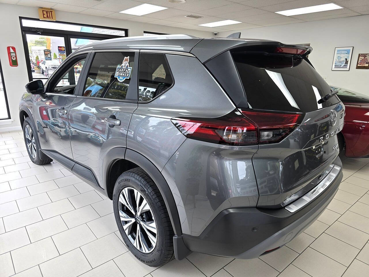 Used 2023 Nissan Rogue SV w/ SV Premium B Package image 8