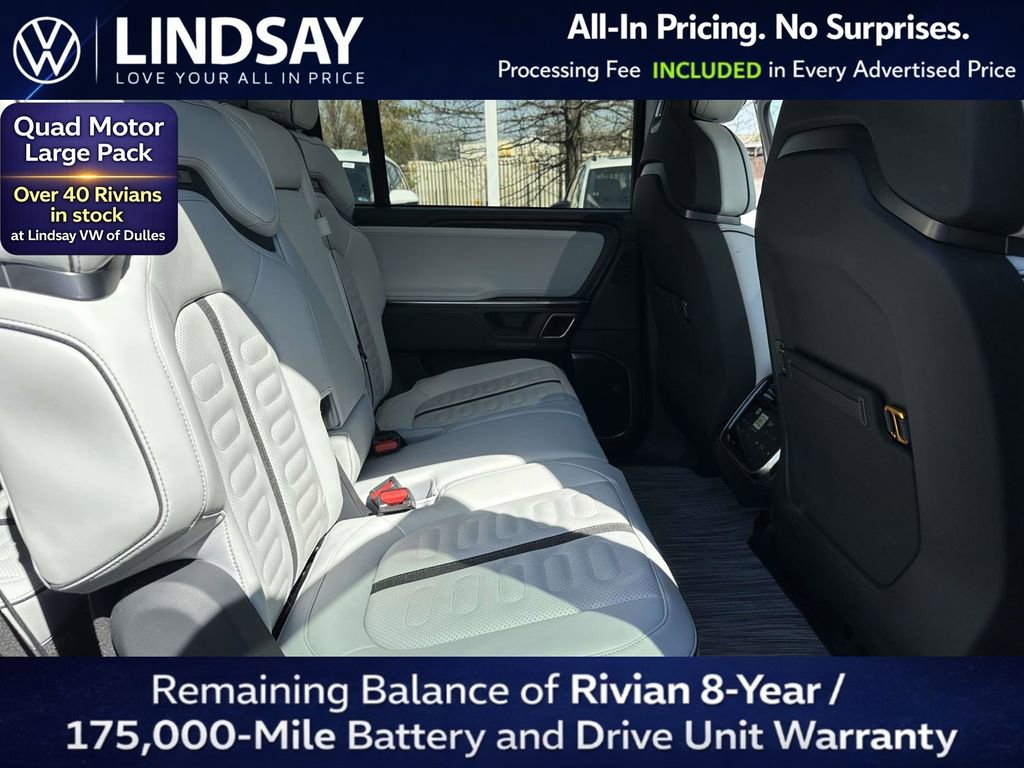 Used 2023 Rivian R1S Launch Edition image 13