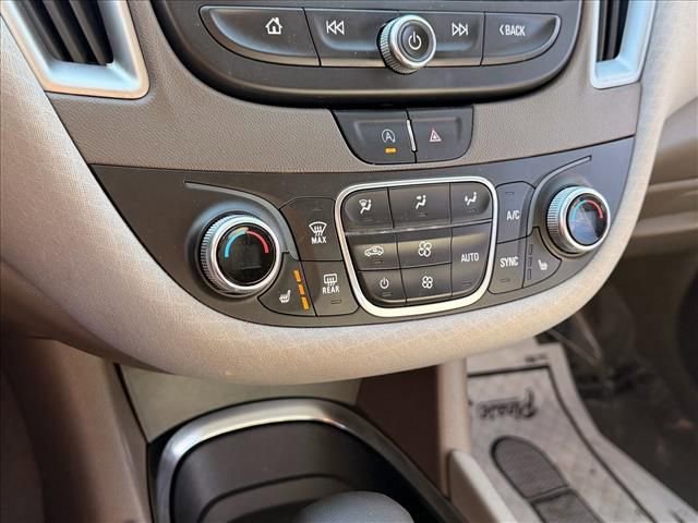 Used 2022 Chevrolet Malibu LT image 17