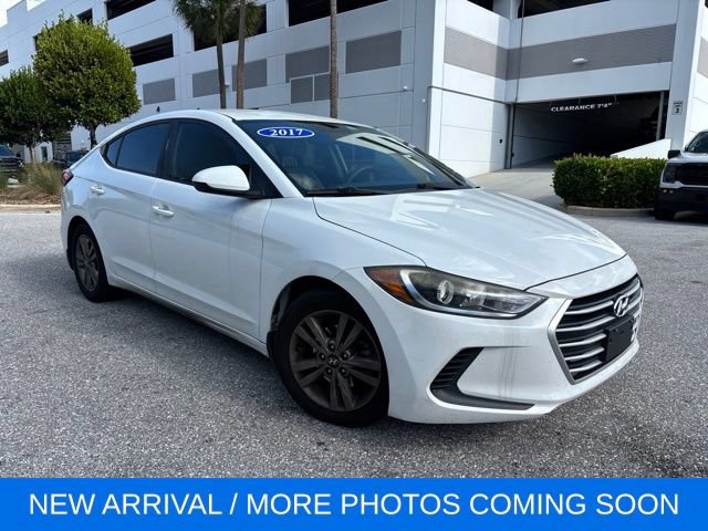 Used 2017 Hyundai Elantra SE FWD image 1