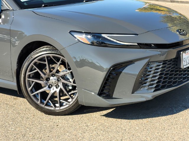 Used 2025 Toyota Camry XSE FWD image 6