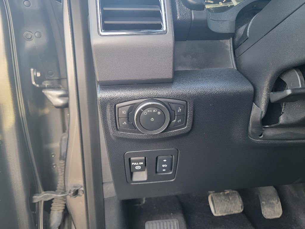 Used 2015 Ford F150 XLT w/ Equipment Group 301A Mid image 15