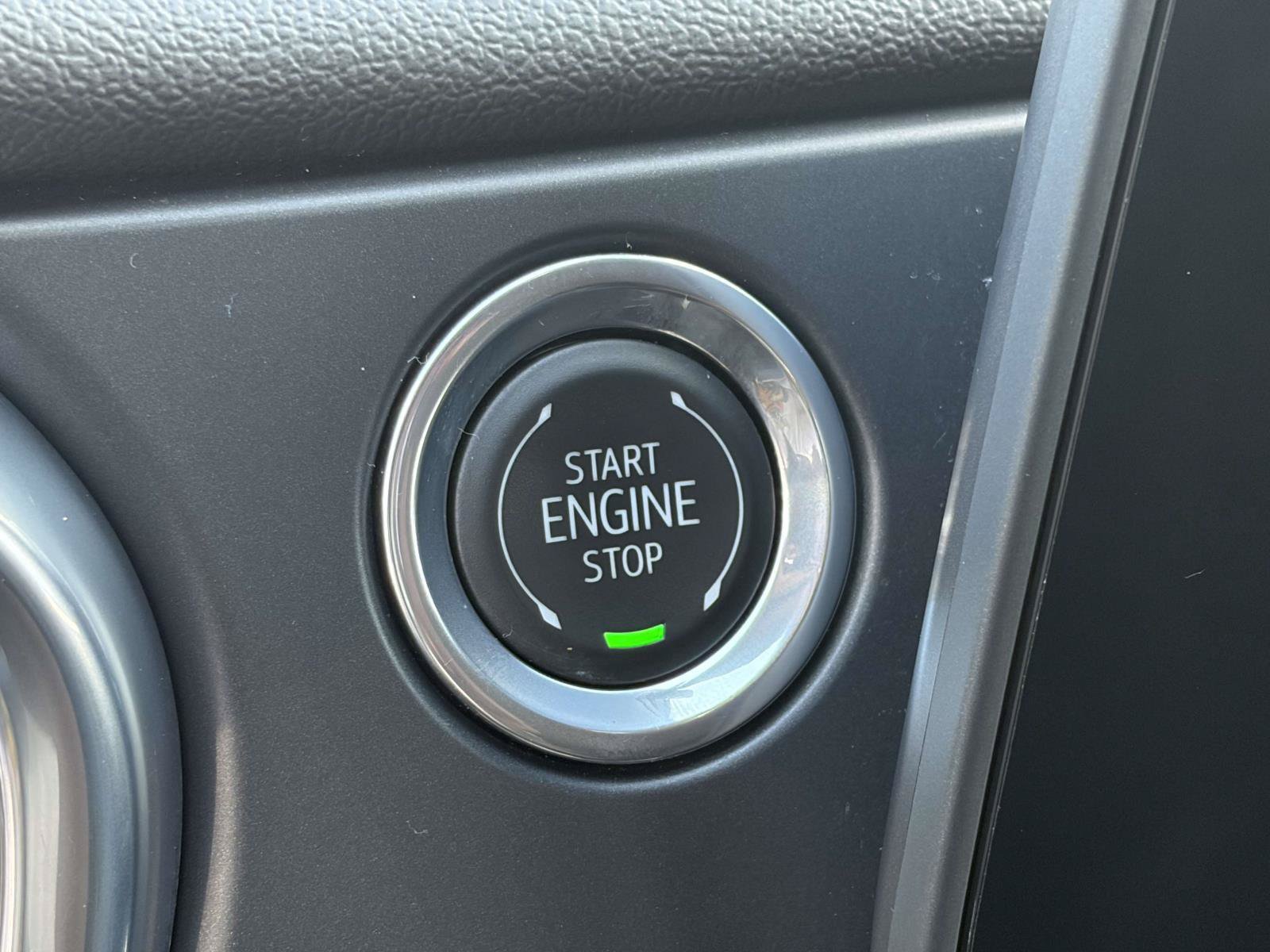 Used 2025 Chevrolet Blazer LT FWD image 21