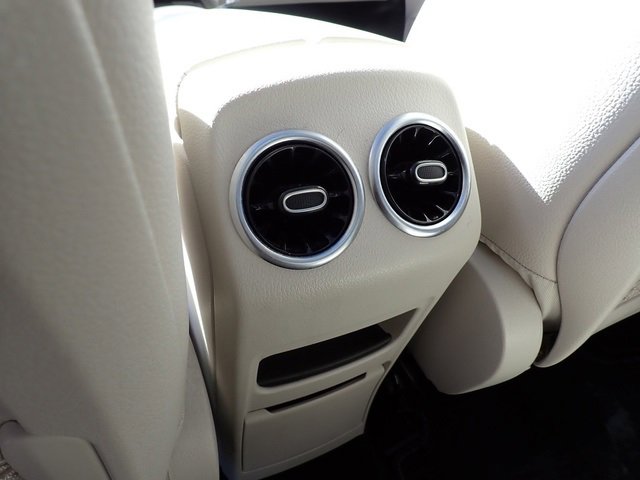 Used 2022 Mercedes-Benz GLB 250 4MATIC w/ Premium Package Lite image 19