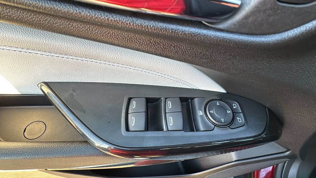 Used 2025 Chevrolet Trax LT FWD image 12