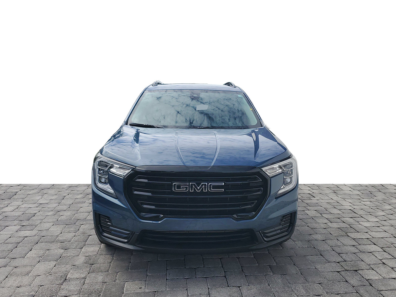 Used 2024 GMC Terrain SLE w/ Driver Convenience Package FWD image 2