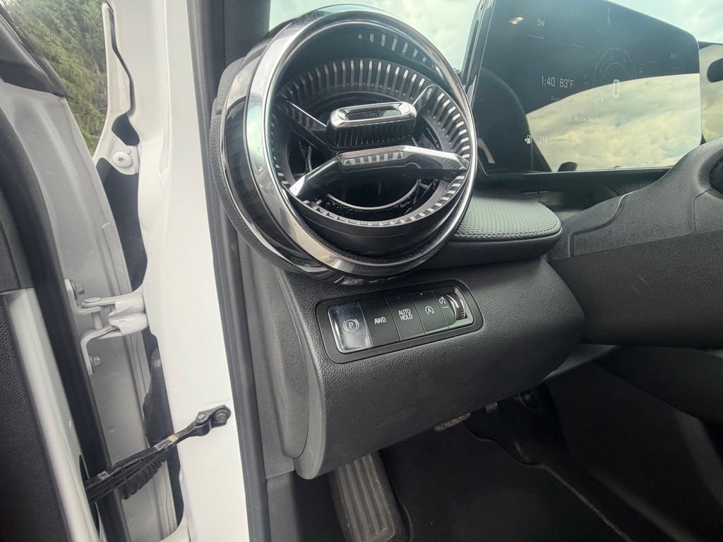 Used 2026 Chevrolet Equinox LT AWD/4WD image 22